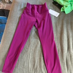 Lululemon wonder train HR tight 25” with pockets